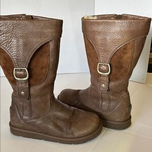UGG AUSTRALIA BROWN LEATHER & SHEEPSKIN SIDE BUCKLE  ZIP VERY WARM BOOTS SZ 11